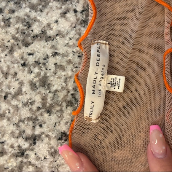 Urban Outfitters tan mesh floral graphic long sleeve cropped top size L - Picture 15 of 15